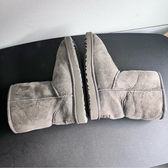UGG Classic short grey boots sz: 6 - Picture 10 of 10